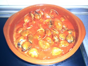 Almejas con tomate